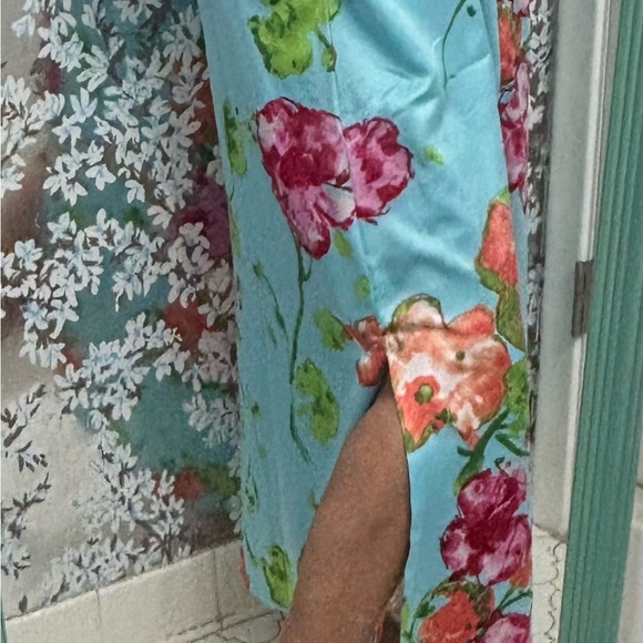 Natori Floral Robe - Blue and Pink - Picture 4 of 6